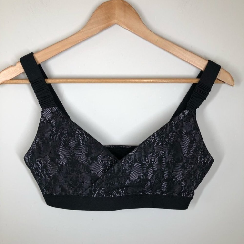 Fabletics Black Lace Look  Surplice Sports Bra Size‎ Small
